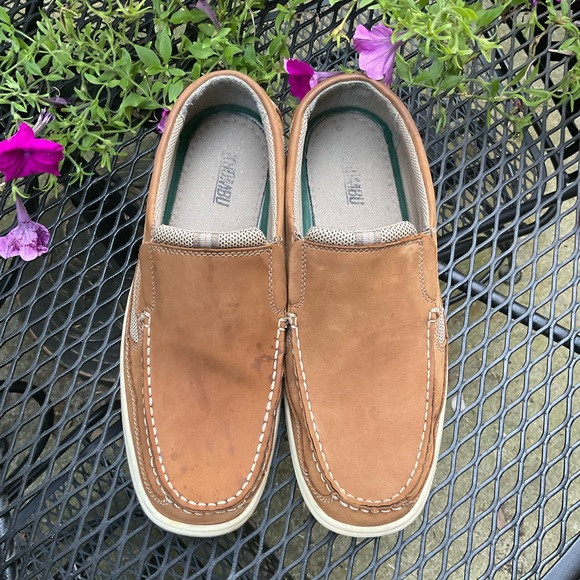 Men’s Khombu Comfortable Tan Leather Upper Slip On Shoes! - Picture 2 of 15